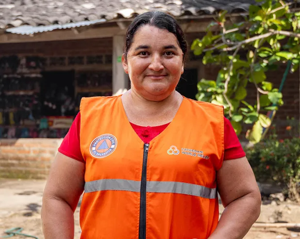 The woman leading her community to safety in El Salvador